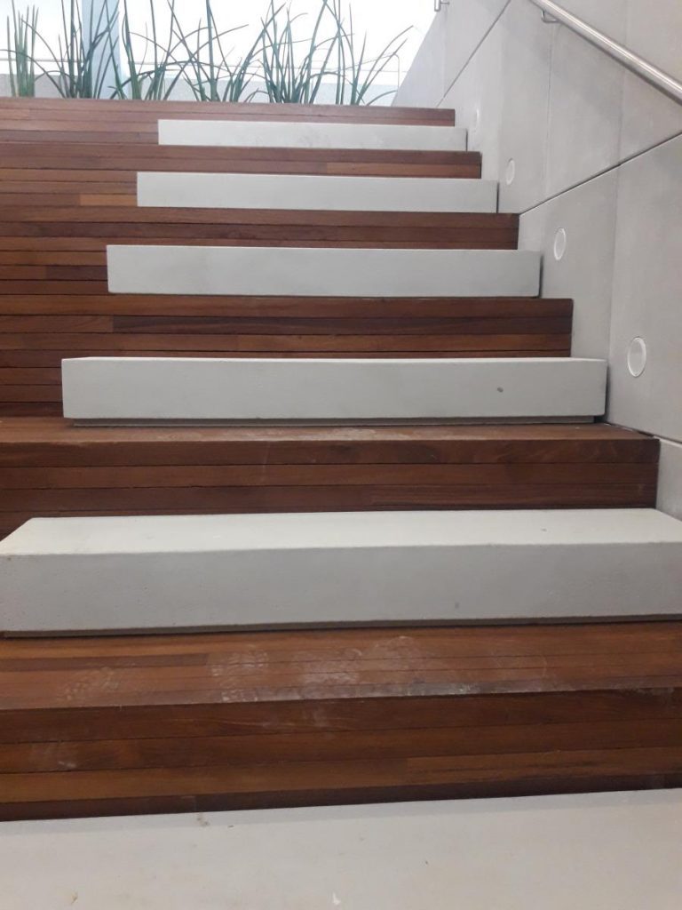 Realizações - Girassol 555 / SP 08